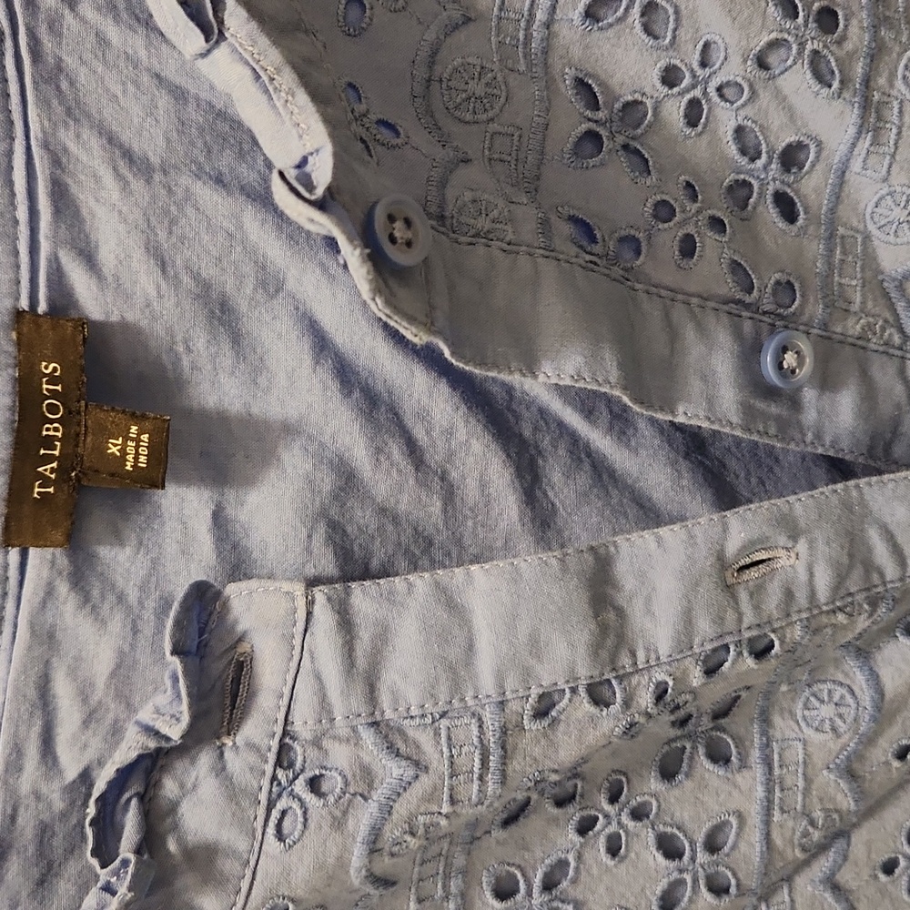 Talbots Blue Eyelet Button Front Blouse Size XL - Picture 2 of 3